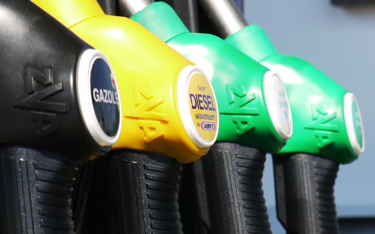 Guerre au Moyen-Orient : le recours aux réserves stratégiques de pétrole, une "option envisagée" par la France