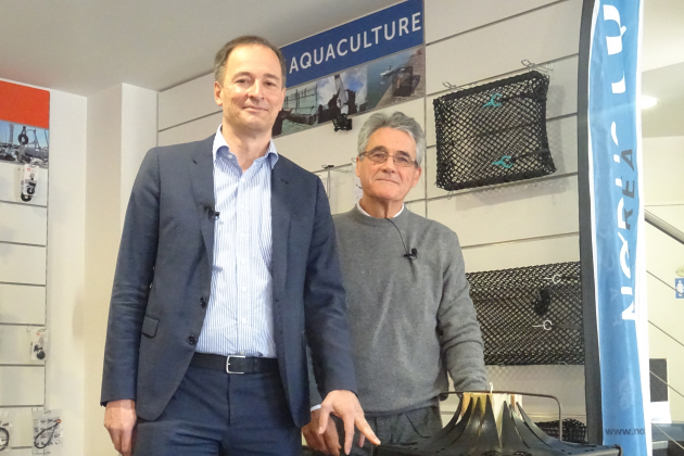 Christophe Grelier, directeur du Crédit Agricole du Morbihan et Yves Laurant, président de Nodus Factory se félicite d’un partenariat qui doit faire émerger une filière de recyclage pour la profession conchylicole.