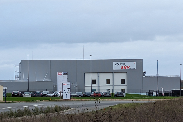 La nouvelle plateforme logistique SNV à Louverné, représente pour le groupe LDC un investissement de seize millions d’euros. En activité depuis début novembre, elle permet d’articuler les flux entre ses différents sites, dont cinq usines en Mayenne et deux autres géographiquement très proches.