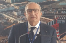 Giuseppe Bono, PDG de Fincantieri, en visite sur les chantiers navals de Saint-Nazaire en avril 2017. 