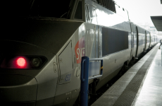 TGV SNCF à quai en gare