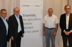 De gauche à droite : Dominique Ciccone (DG de Triskalia), Serge Le Bartz (président du Groupe d'Aucy), Georges Galardon (président de Triskalia) et Alain Perrin (DG du Groupe d'Aucy).
