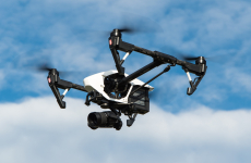 Drone équipé pour la prise de vues
