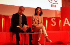 Bernard Stalter, président de la Chambre de métiers d'Alsace et Delphine Gény Stephann, secrétaire d’Etat au Ministère de l’Economie et des finances lors de l'Université de l'Artisanat à Strasbourg. 