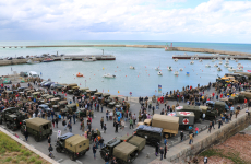 Les cérémonies du 75e anniversaire du Débarquement ont attiré des milliers de visiteurs: ici à Port-en-Bessin