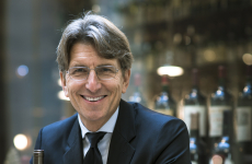 André Shearer est fondateur et président de Cape Classics, qui importe environ 700 000 bouteilles de Français, dont 20 000 de Bordeaux. 