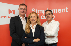 Les trois cofondateurs de Mediameeting (de gauche à droite : Frédéric Courtine, Anne-Marie de Couvreur et Jean-Louis Simonet) ont inscrit l'égalité salariale hommes-femmes dans les piliers de l'entreprise, depuis sa création en 2004 à Toulouse.