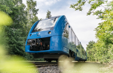 C'est à Séméac, dans les Hautes-Pyrénées, qu'Alstom développe son train à hydrogène, vitrine d'une filière occitane qui se structure autour de la production massive d'hydrogène décarboné et d'applications liées à la mobilité lourde.