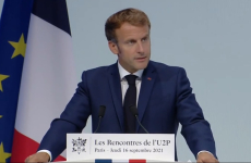 Le président de la République Emmanuel Macron a promis aux entreprises qu’elles pourront, au besoin, revoir avec leur banque les conditions de remboursement de leur PGE, l’an prochain.