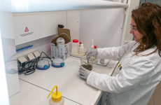 EMO France à Noyal-sur-Vilaine dispose de son propre laboratoire de recherche sur la filtration des eaux usées.