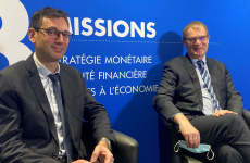 Hervé Mattei (à droite) et Jean-Hugues Bourdon, de la Banque de France pour la Bretagne. Les deux hommes ont livré les résultats d’une enquête flatteuse pour l’économie bretonne en 2021.