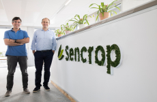 Michael Bruniaux (à gauche) et Martin Ducroquet ont fondé Sencrop en 2016, à Euratechnologies.