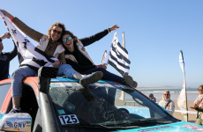 Les chefs d’entreprise rennaises Delphine Coquio et Klervi Leroux ont réalisé le Rallye Aïcha des Gazelles au Maroc en mars 2022.