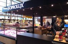 Stéphanie Peuron est l'une des dirigeantes du grossiste Soprolux, qui s'est installé dans la Halle du marché Gare de Strasbourg. 