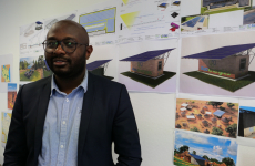 La start-up et son dirigeant Christian Baana, ont développé un container, équipé de panneaux solaires pour alimenter les villages en Afrique.