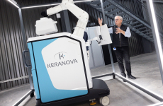 Le dirigeant de Keranova, Fabrice Romano, entend bien révolutionner la chirurgie de la cataracte avec son robot laser.