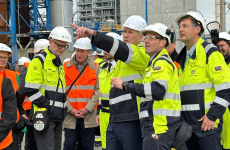 Roland Lescure, ministre délégué chargé de l’Industrie, s’est rendu sur la zone industrialo-portuaire du Havre lauréate de l’appel à projets "Zones Industrielles Bas Carbone" (ZIBAC) dans le cadre de France 2030.