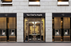 Van Clef & Arpels dispose déjà d'un atelier de fabrication à Lyon.