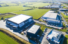 Après avoir investi massivement en 2019 pour agrandir son site de production de Saint-Thonan, Lessonia prévoit de construire un nouveau bâtiment de stockage d’ici 2025.