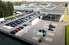 Francis Pautric a racheté les trois concessions BMW-Mini du groupe belge Monserez.