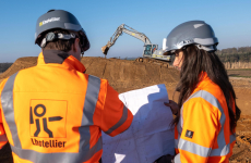 Le groupe de construction Lhotellier veut passer d’une proportion de 15 % à 30 % de postes occupés par des femmes au sein de l’entreprise, dans tous les domaines d’activité.