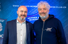 Yann Plantard, animateur du Vannes Morbihan Business Club, et Yvan Bourgnon, navigateur et président de l’ONG The Sea Cleaners et invité du réseau vannetais.