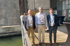 À gauche, Jérôme Guiziou, directeur du port maritime de Nantes-Saint-Nazaire, est ravi de l’implantation de CWS représentée par Bruno Toubiana, directeur général, et Bastien Bedon, directeur industriel de la société.