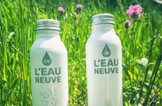 Deux ans après avoir lancé son eau en carton avec Tetra Pak, La Compagnie des Pyrénées mise sur ses bouteilles en aluminium recyclable.