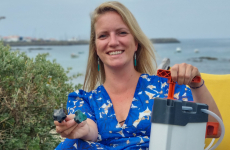 Laure Jandet, fondatrice de ValorYeu, va fabriquer une pièce du purificateur d’eau Orisa en filets de pêche recyclés.