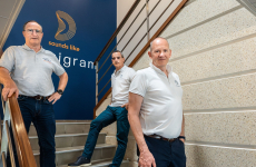 Yves Ansade, fondateur d’AuviTran, Xavier Allanic, directeur général de Digigram et Jérémie Weber, président de Digigram (de gauche à droite)