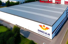 D’une superficie de 2500 m², la nouvelle usine de Dracula pourra produire jusqu’à 150 millions de cm² de dispositifs OPV par an.