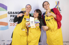 Alix Guyot, Katia Tardy et Louise Doulliet ont cofondé la biscuiterie à impacts positifs Handi Gaspi.