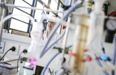Eurofins emploie 62 000 collaborateurs dans 900 laboratoires.