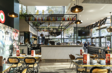 Le nouveau restaurant Del Arte du centre-ville de Rennes abrite un grand bar. De quoi attirer les 21-29 ans sur le créneau de l’afterwork.