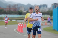 En parcourant 256,9 kilomètres en 24 heures, lors des Championnats du monde de Taïpei en 2023, Fabien Carpentier a décroché une 15e place mondiale.