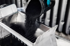 Michelin lance la construction d’une usine de recyclage de pneus en Suède. Le nombre de pneus en fin de vie mis au rebut s’élève à 3,5 millions de tonnes par an en Europe.