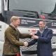 Marcus Hörberg, président de Volvo Trucks France, a remis les clés d’un camion 100 % électrique à Fabrice Grandgirard, président du groupe Mauffrey.