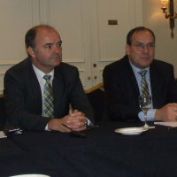 Frédéric Verbitzky, président de Claas France, Hermann Lohbeck, porte-parole de la direction du groupe Claas, et Hans Lampert, directeur financier.