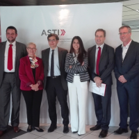 Veronica Pascual, présidente de l'entreprise espagnole Asti, (au centre sur la photo), a ouvert un bureau commercial à Mulhouse à l'automne.