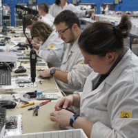 L'usine de Poilley produit pour toute l'Europe:  il emploie déjà plus de 430 salariés et va recruter plus de 200 collaborateurs en 2018.
