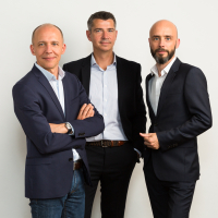 De gauche à droite : Jérôme Armbruster, président de HelloWork, François Leverger, directeur général et David Beaurepaire, directeur général aux relations extérieures et à la stratégie.
