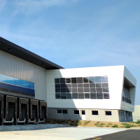 Nouveau centre de stockage centrale de 20 000 mètres carrés à Saint-Quentin-Fallavier que le groupe Paredes investira en avril 2019.