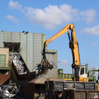 Sur son éco-site de Blaringhem, Baudelet Environnement développe une vingtaine de lignes pour retraiter tous types de déchets. Elles vont être modernisées et diversifiées, pour permettre la récupération de davantage de matières valorisables. 