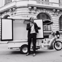 Gérard Tétu, fondateur de Kleuster, entreprise lyonnaise spécialisée dans les vélos tripoteurs utilitaires.