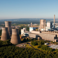 Avec une tranche charbon de 600 MW et deux tranches au gaz de 430 MW, la centrale électrique Émile-Huchet affiche une puissance installée de 1 460 MW.