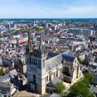 L’agglomération d’Angers concentre 80 % de l’activité tertiaire du département, où la demande est toujours forte, tant dans l’immobilier de bureau que pour les bâtiments industriels.