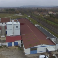 Laiterie La Côtière investit 3,5 millions d’euros pour moderniser et prendre possession des anciens locaux de la fromagerie Valment à Leyment (Ain).