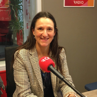 Mathilde Favre d'Anne, adjointe au maire d'Angers en charge du tourisme et du rayonnement, au micro de l'émission Le Journal des Entreprises, sur RCF.