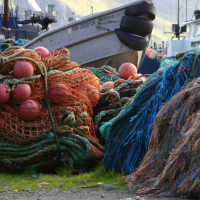 Chaque année, plus de 800 tonnes de filets de pêche sont abandonnées dans les ports français.