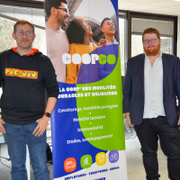 Arnaud Delcasse (au centre) a cofondé la coopérative Coopgo en 2015 à Sophia Antipolis.